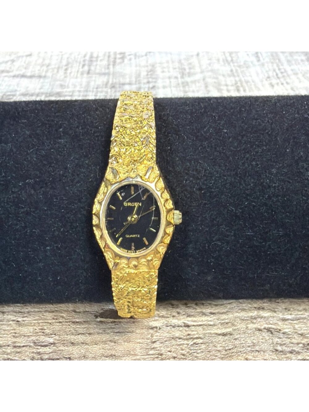 Vintage Gruen Ladies Gold Nugget Quartz Watch Non Working For Repair or Parts - Picture 3 of 10
